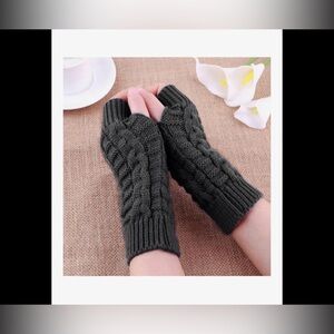NWOT Winter Cable Knit Fingerless Gloves Sets